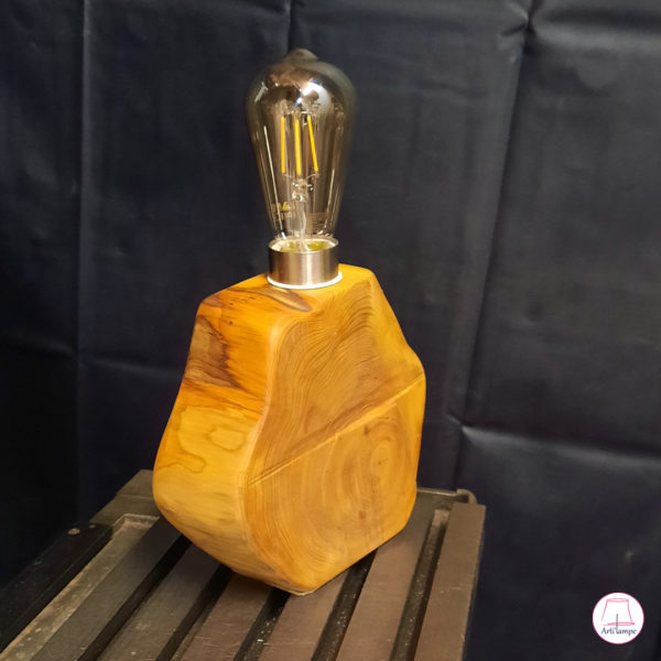 Luminaire en if fabriqué à la main Bague cache de l'ampoule en acier inoxydable Handcrafted Yew Lamp Bulb cover socket machined in stainless steel