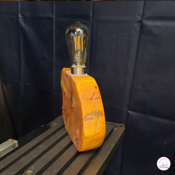 Luminaire en if fabriqué à la main Bague cache de l'ampoule en acier inoxydable Handcrafted Yew Lamp Bulb cover socket machined in stainless steel
