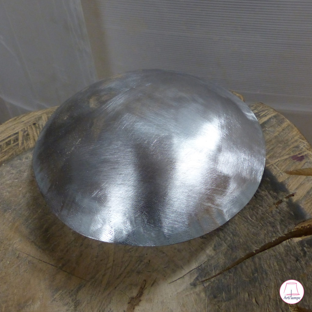 Fabrication lampe acier avec billot de bois .Manufacturing steel lamp with wooden block