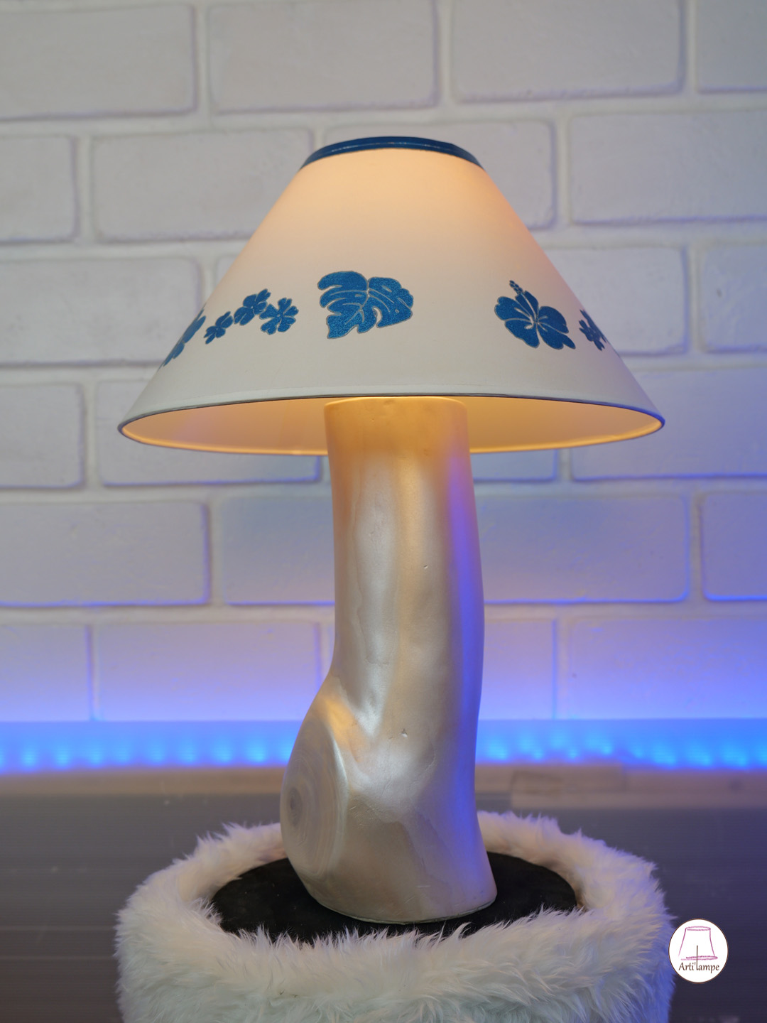 lampe bouleau grise abat-jour fleurs hawaiennes