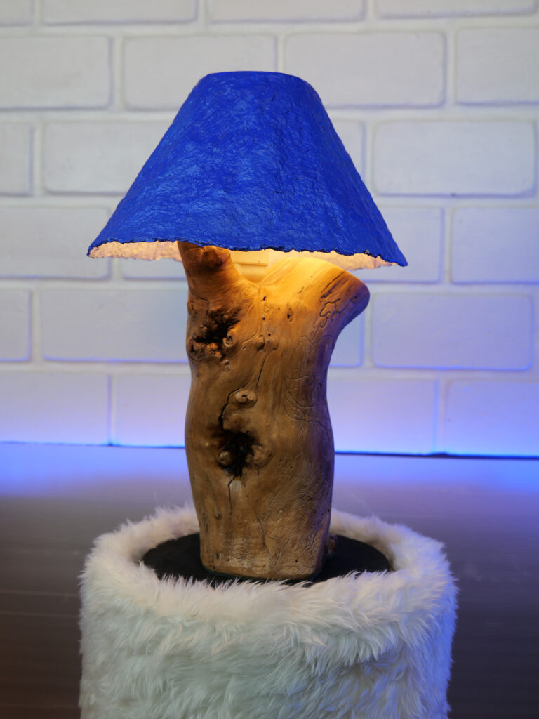 Lampe pommier avec noeuds abat-jour papier mâché bleu blanc