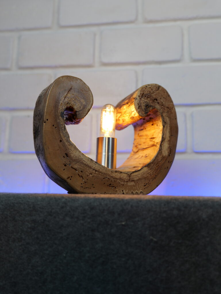 Lampe en pommier en forme de coeur