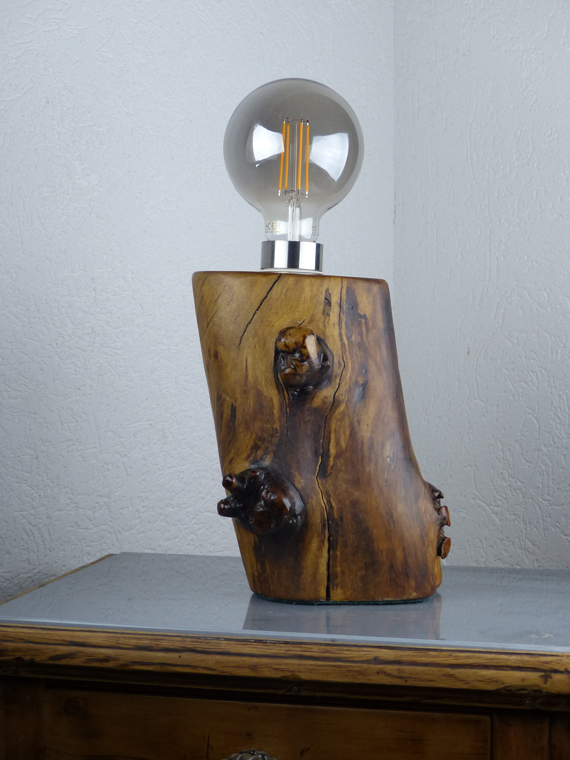 Lampe en pommier avec douille en acier inoxydable